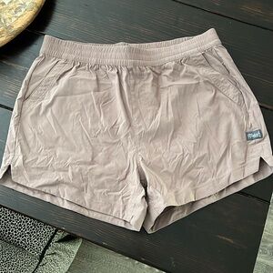 New women’s Southern Marsh shorts in Mocha size xl